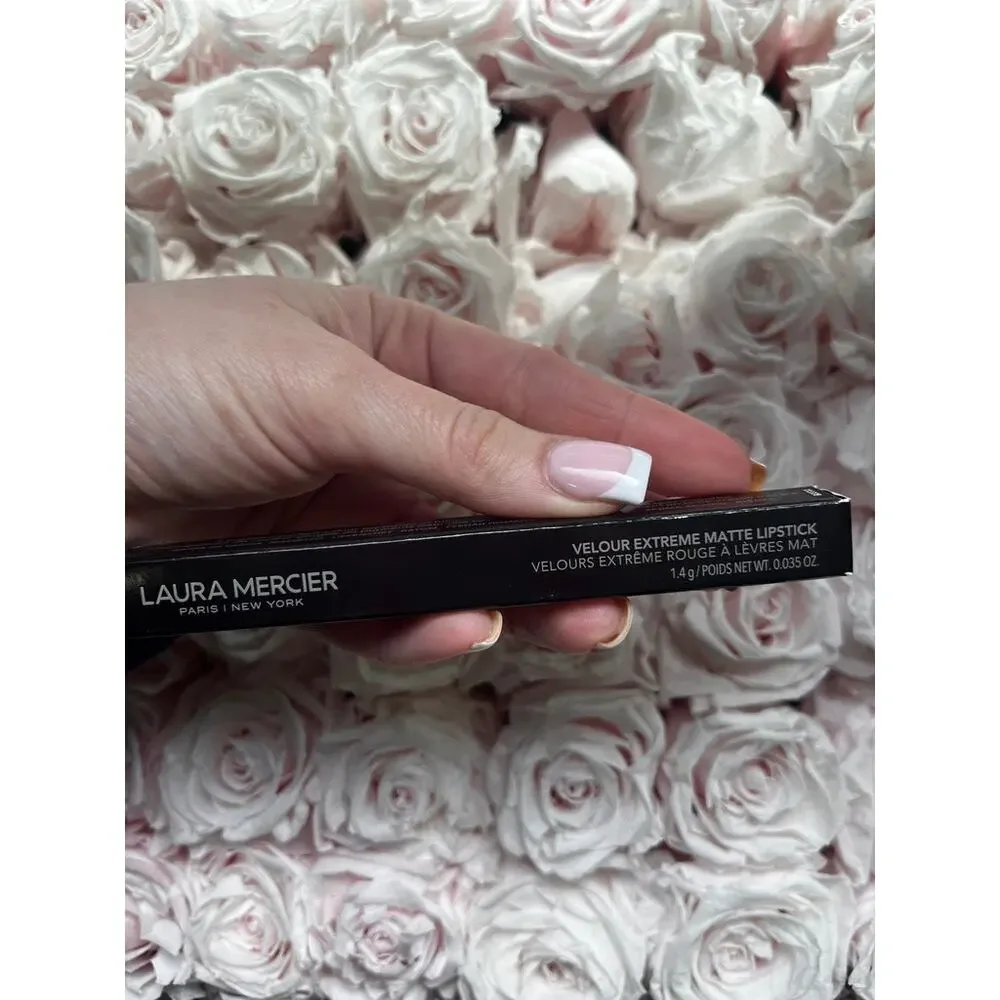 NEW Laura Mercier Velour Extreme Matte Lipstick in Femme Plum Berry